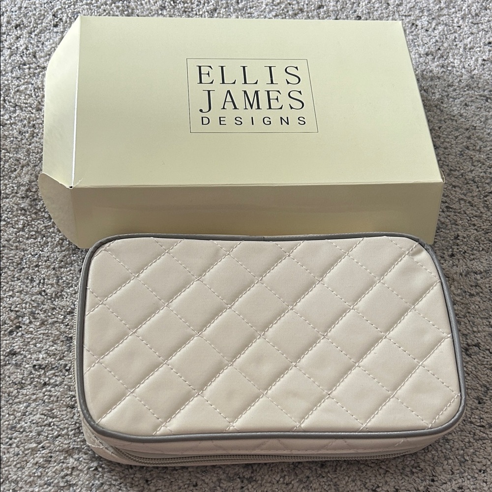 Cream Quilted Accessory Jewelry Travel Bag- never used